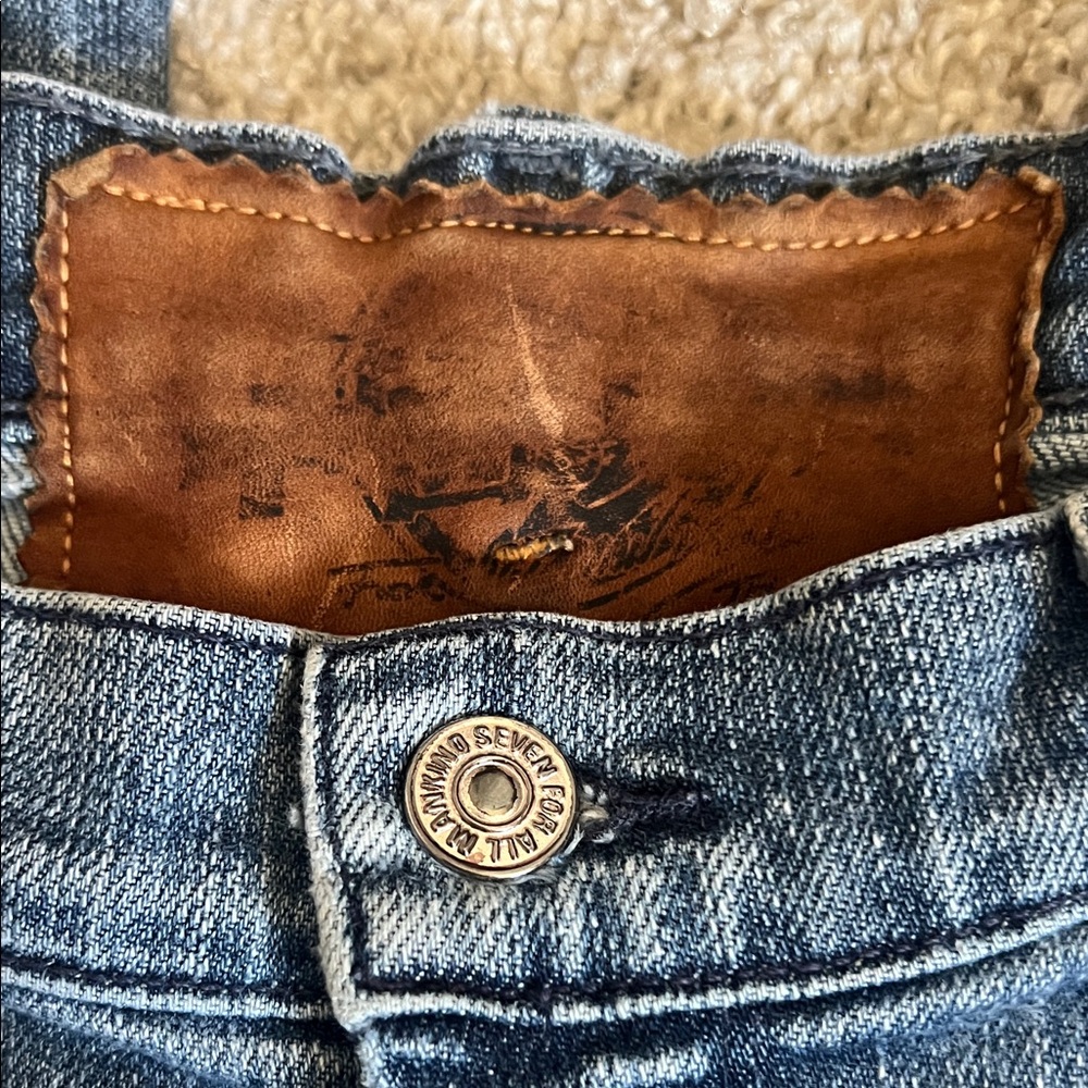 Embroidered Floral Straight Leg Jeans - Picture 2 of 9